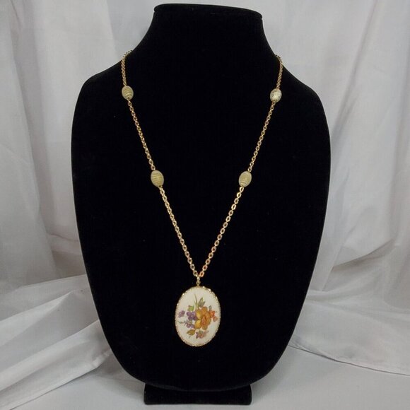 VTG  West Germany Floral Sugar Crystal Cameo Bead Necklace Goldtone Cottagecore - Picture 4 of 12